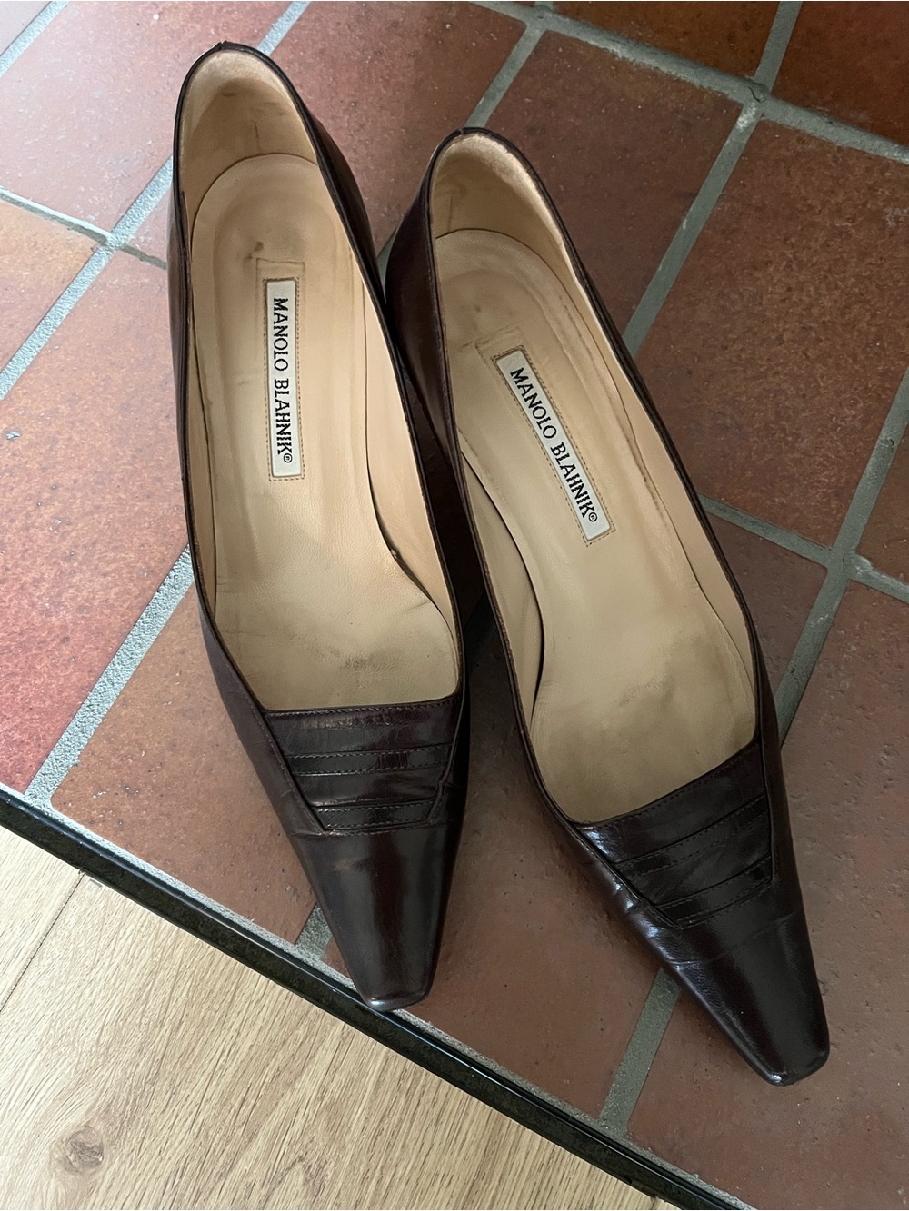 Vintage manolo blahnik kitten heels